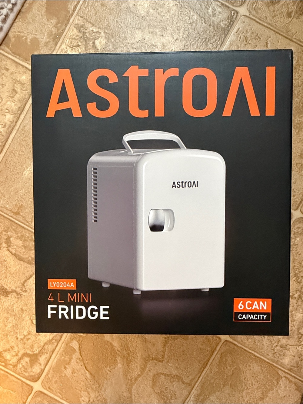 AstroAI 4L Mini Fridge in White